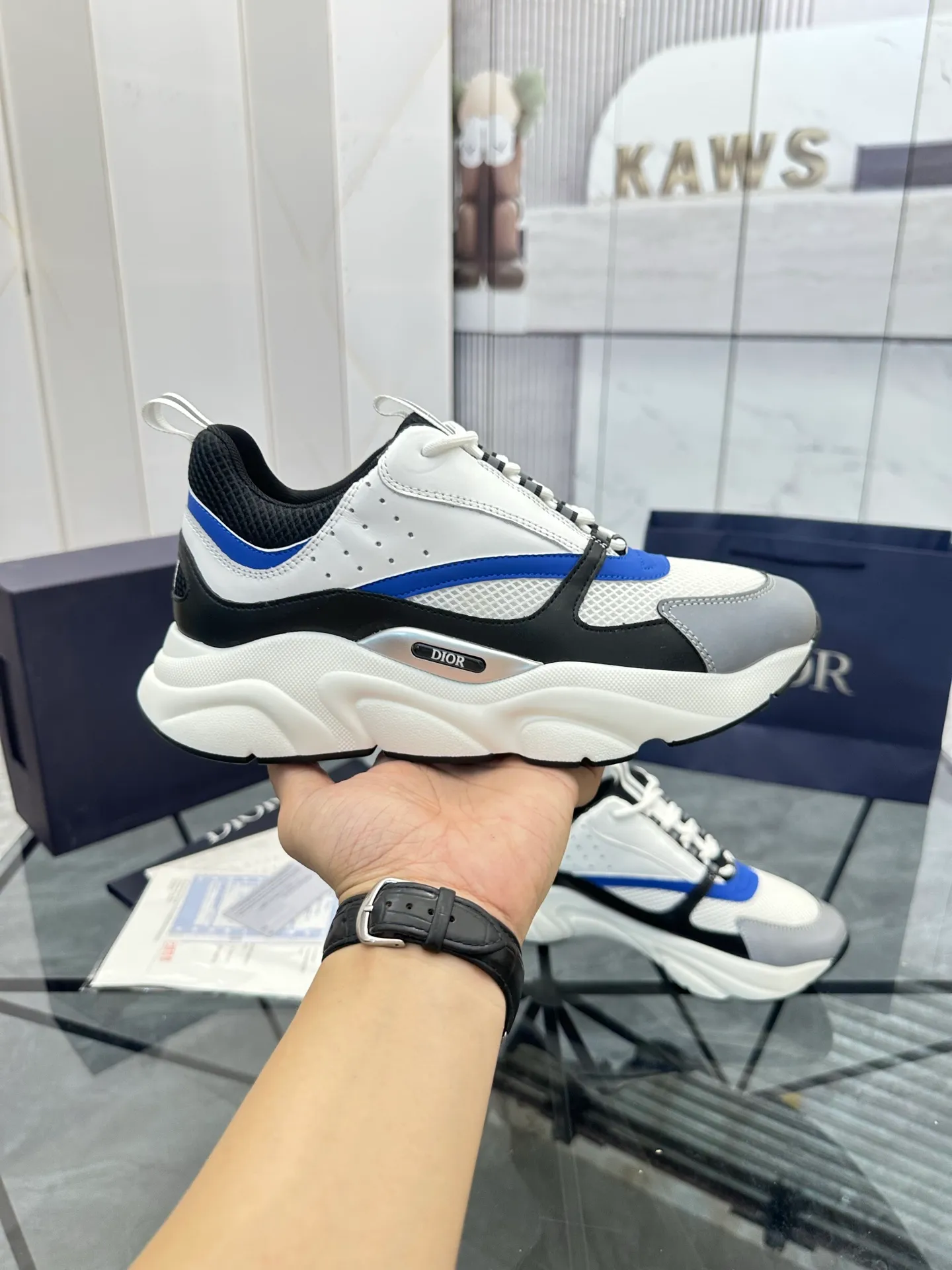 Men's shoes: 💰P460¥ Ready in Guangzhou, fully packaged Product trademark: Dior* "Dior*" low-top casual shoes Regular size: 38-46 (can be customized to 47) B22 Product materials: imported cowhide leather upper spliced ​​with original fabric, breathable lining, original outsole. Number: 920